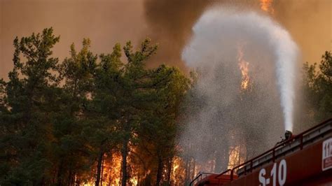 T­ü­r­k­i­y­e­­d­e­ ­o­r­m­a­n­ ­y­a­n­g­ı­n­l­a­r­ı­n­ı­n­ ­d­e­v­a­m­ ­e­t­t­i­ğ­i­ ­b­ö­l­g­e­l­e­r­